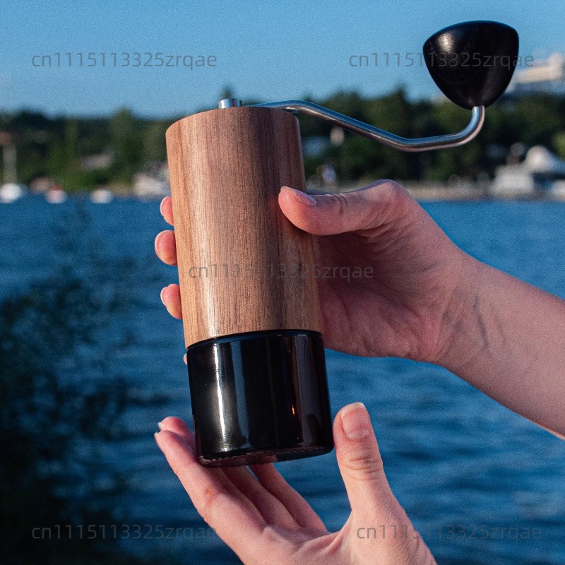 Commander C40 Manual Coffee Gr - Burr Hand Grinder recension och pris